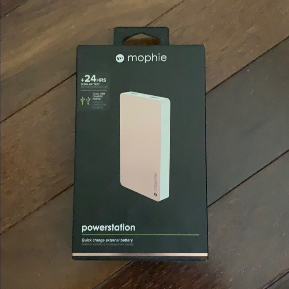 NIB Mophie Powerstation- pink